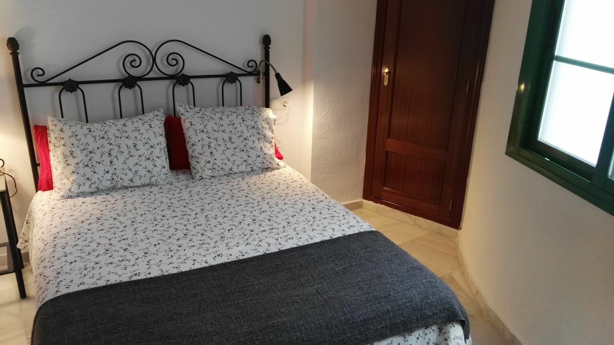 Ferienwohnung Fan Flat Rosaleda Málaga Exterior foto